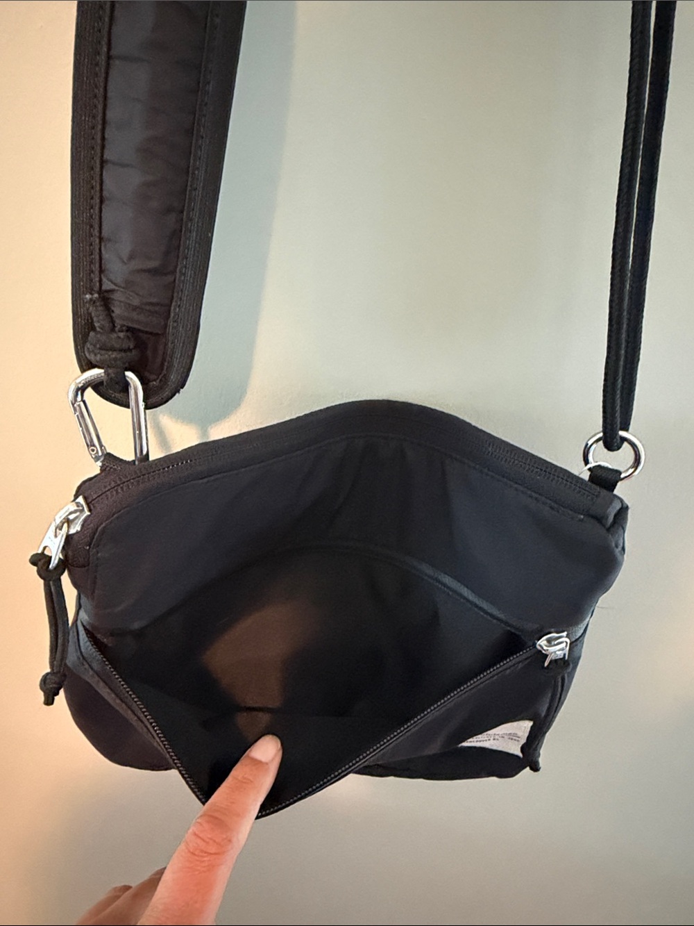 Lululemon Black Crossbody Shoulder Bag Purse - Picture 3 of 8